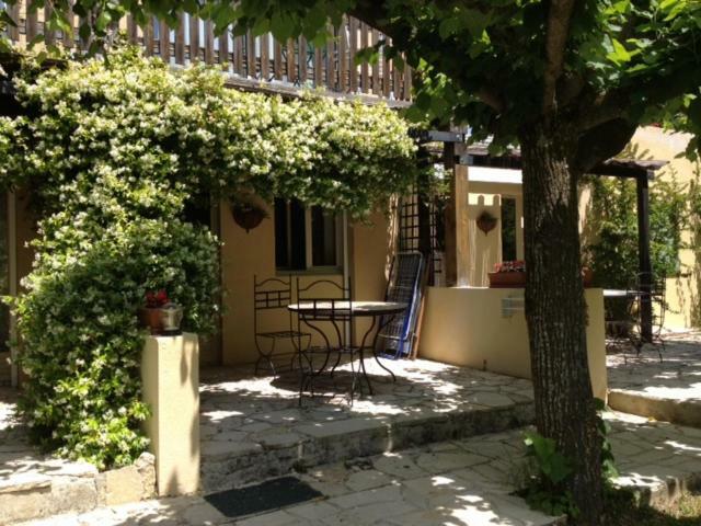 Ferienwohnung Mas Des Amarens Malaucène Exterior foto